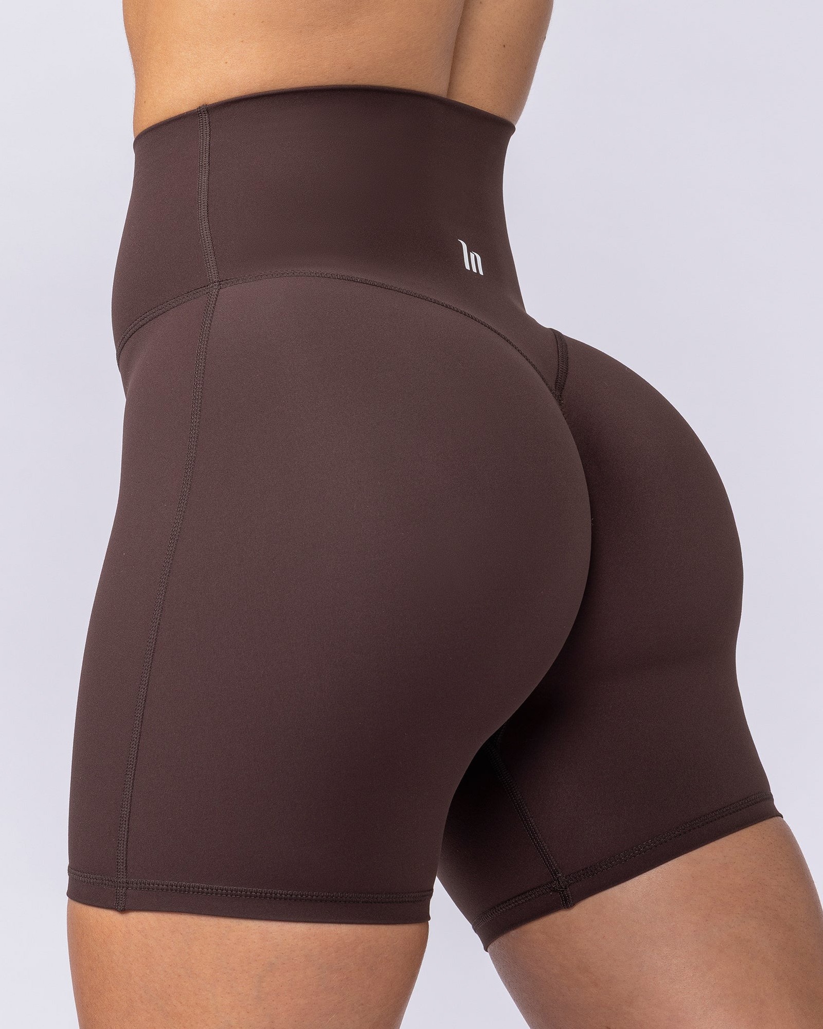 Aura Peachy High Invisible Scrunch Bike Shorts - Cocoa