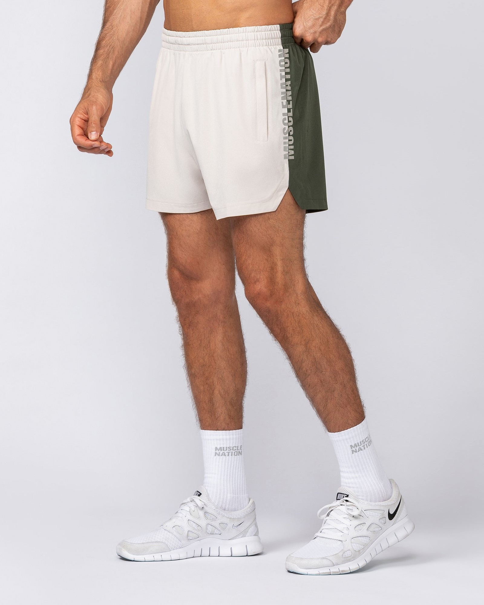 Cream / Dark Khaki