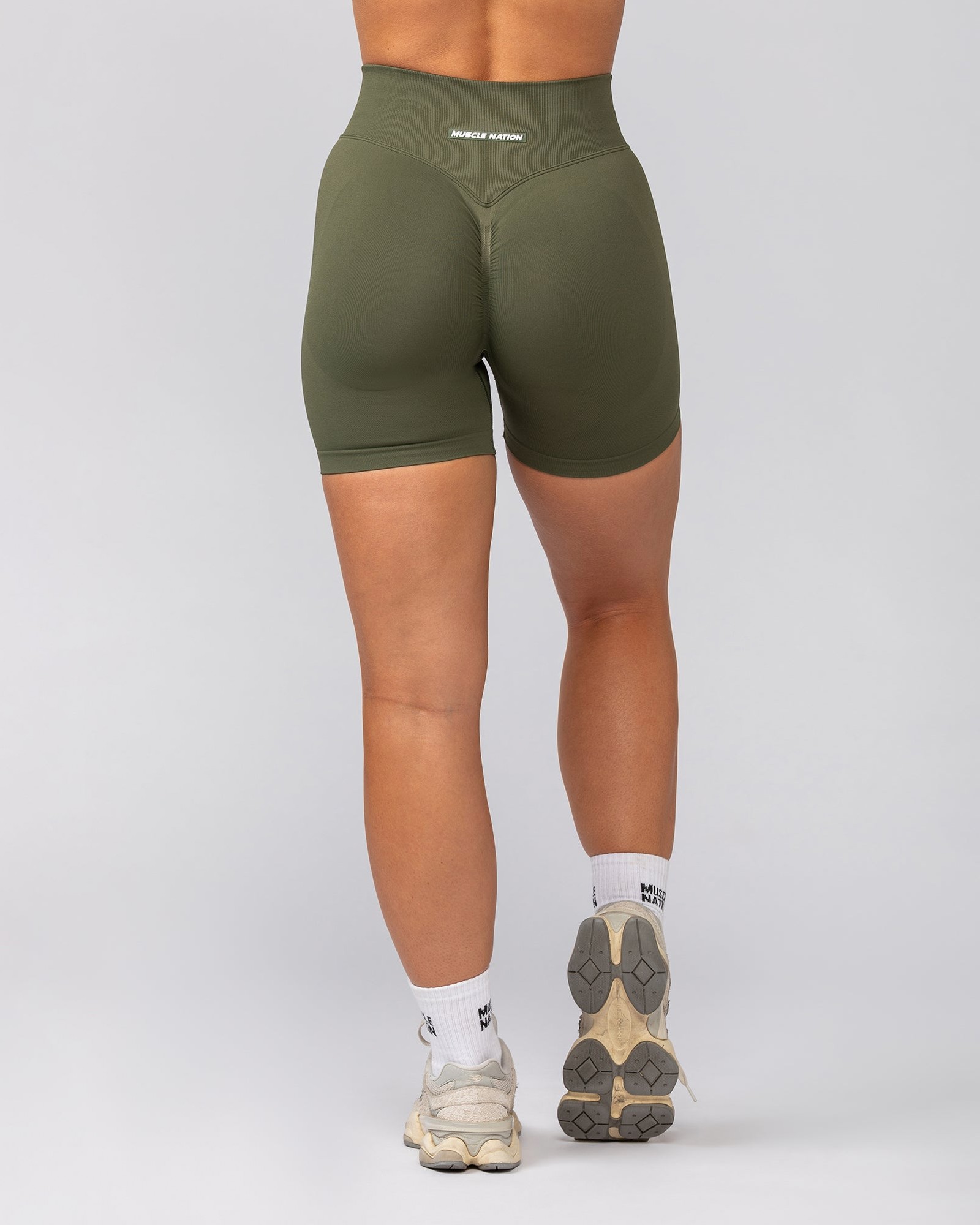 Sculpt Seamless Midway Shorts - Dark Khaki