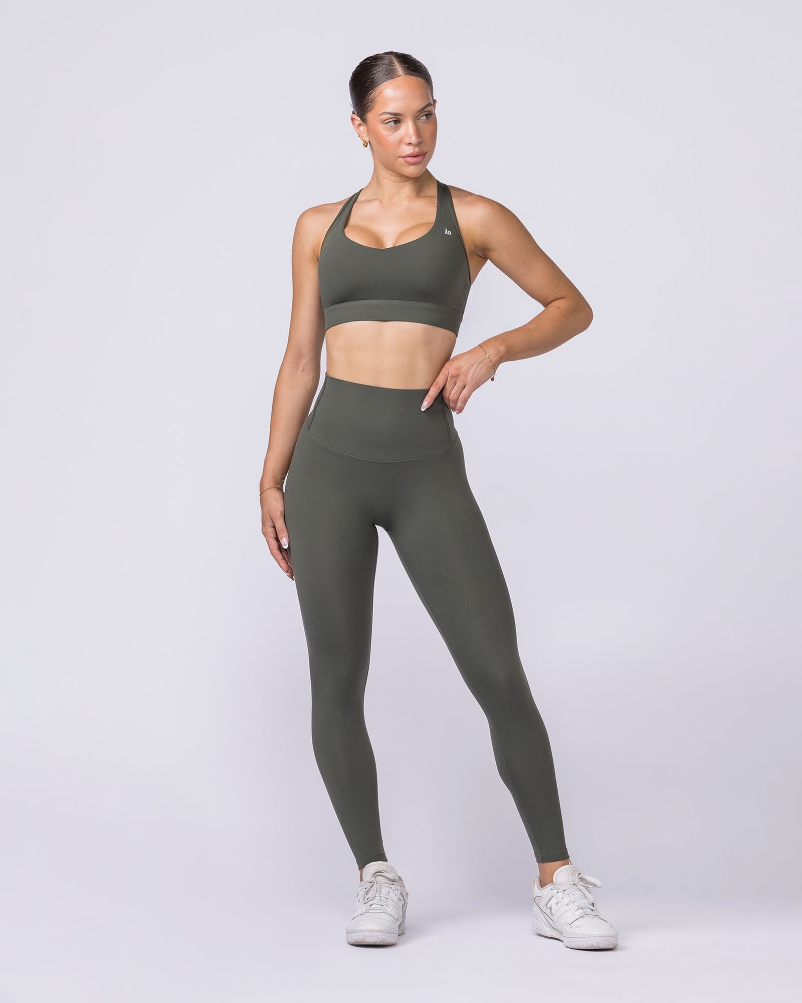 Unrivalled Bare Ankle Length Leggings - Eucalyptus