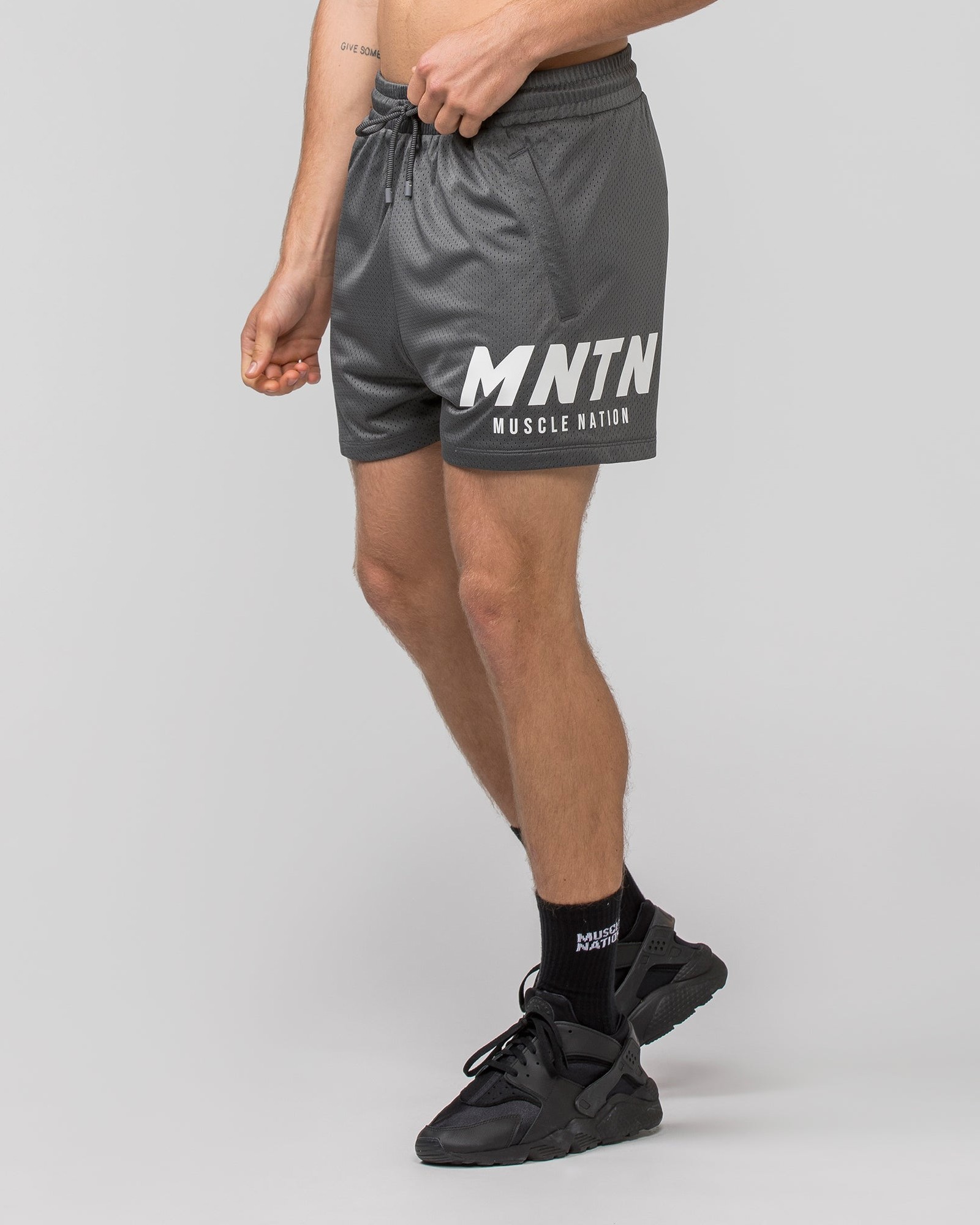 MNTN Lay Up 3.5" Shorts - Tornado