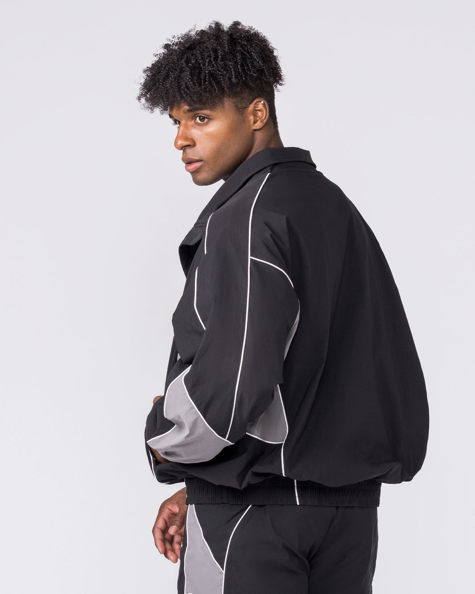 Command Windbreaker Zip Through - Black