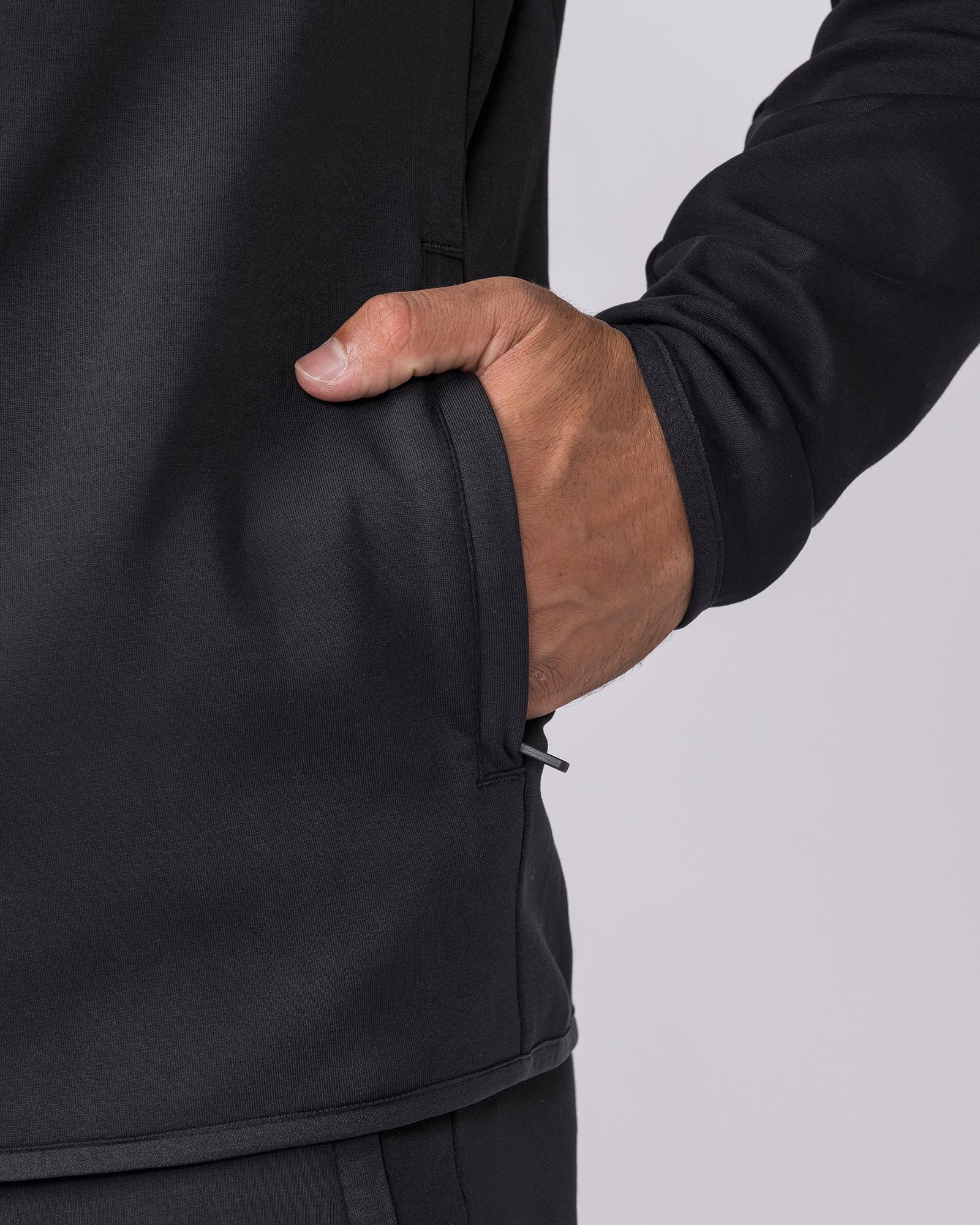 Essential Tech Zip Hoodie - Black