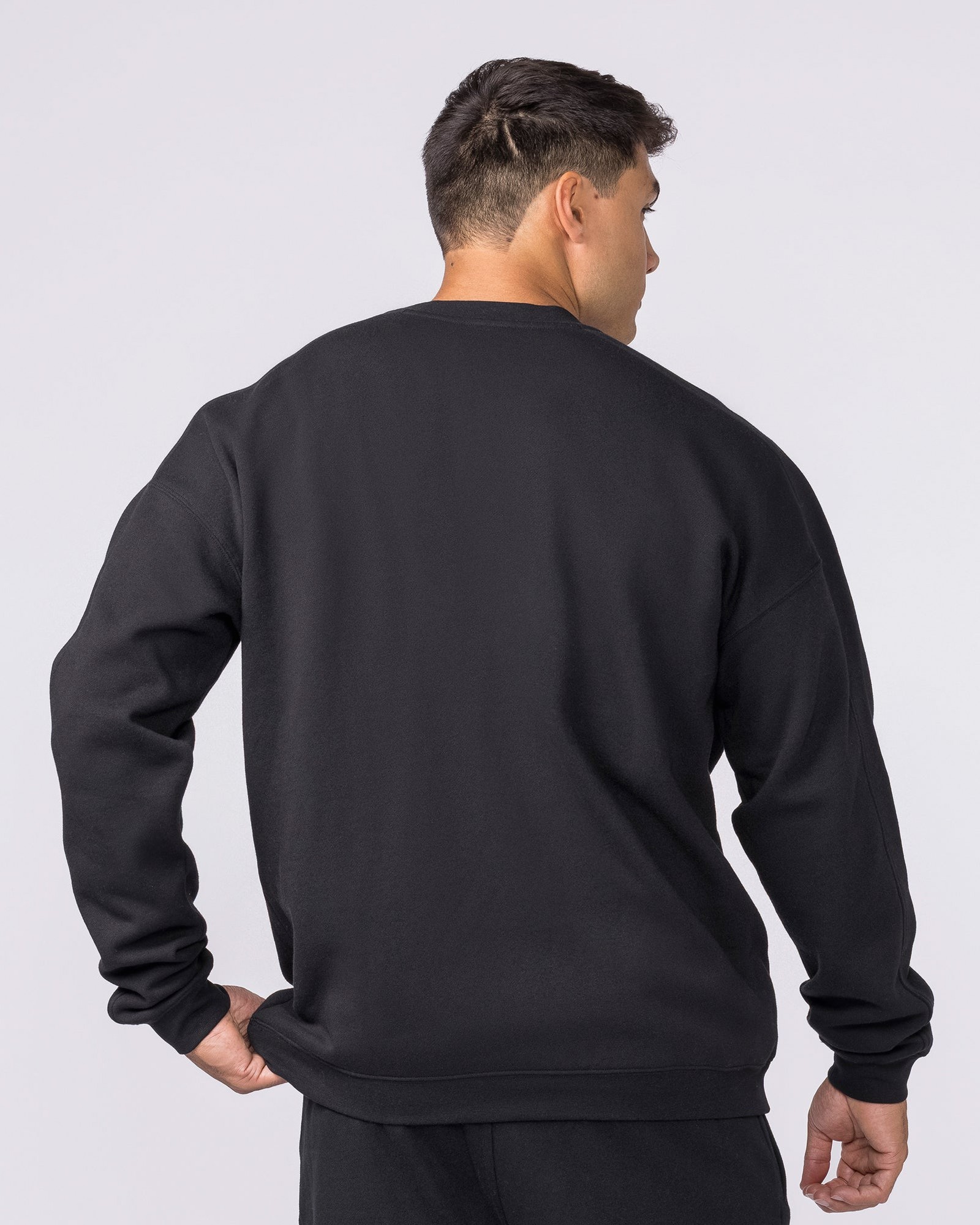 Essential Crew Pullover - Black