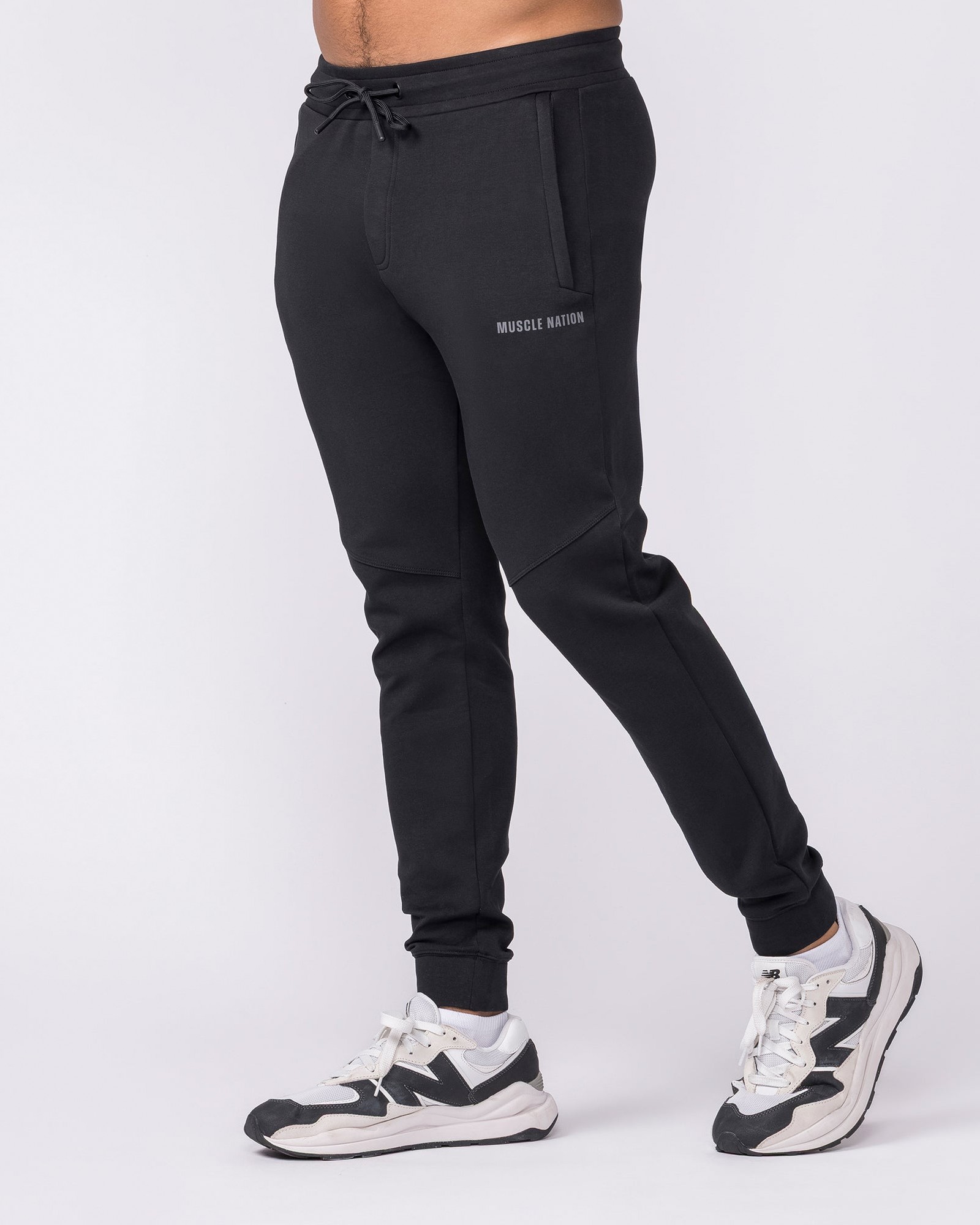 Essential Tech Pants - Black