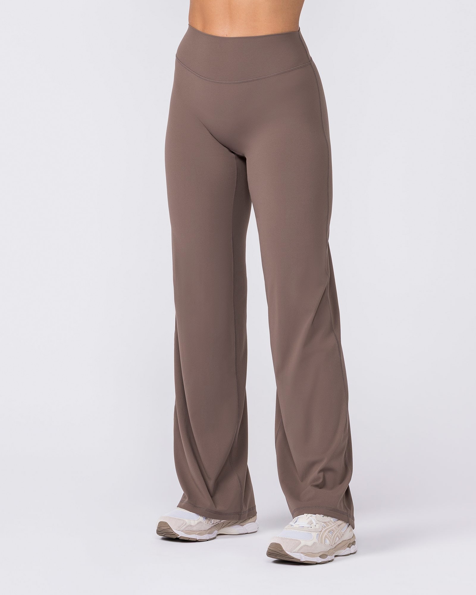 Aura Straight Leg Leggings Short - Taupe