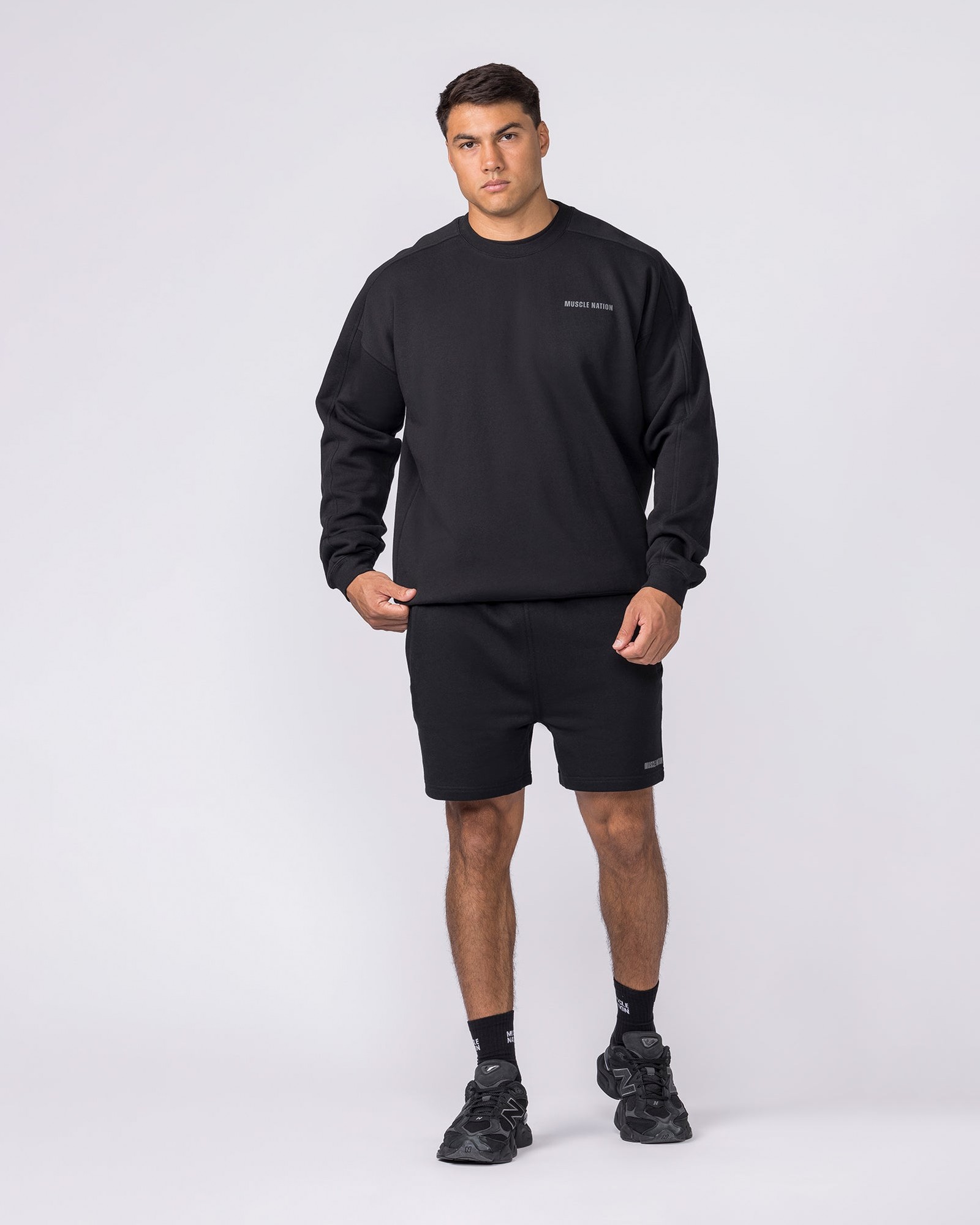 Essential Crew Pullover - Black