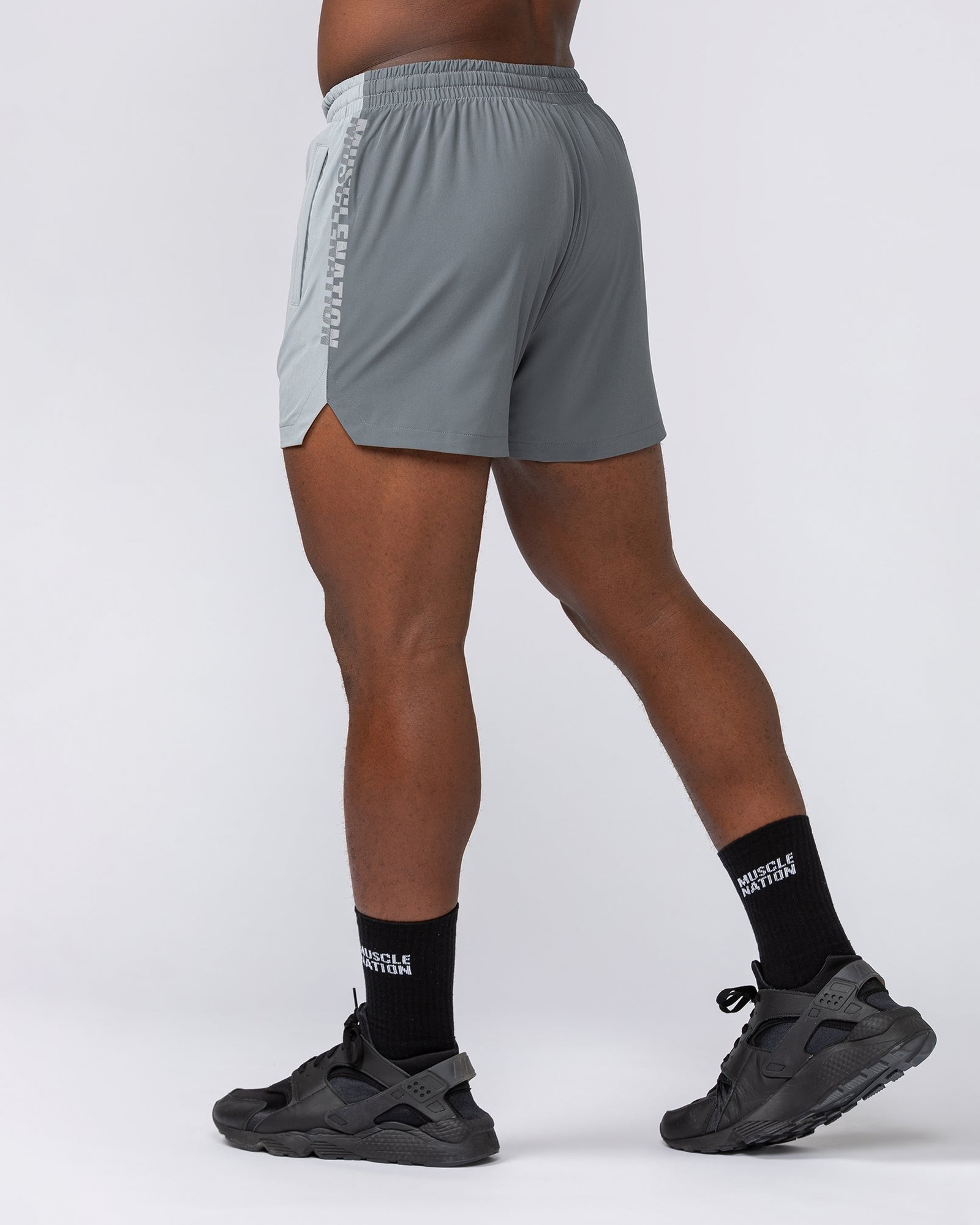 Stride 3.5" Shorts - Jet Grey / Tornado
