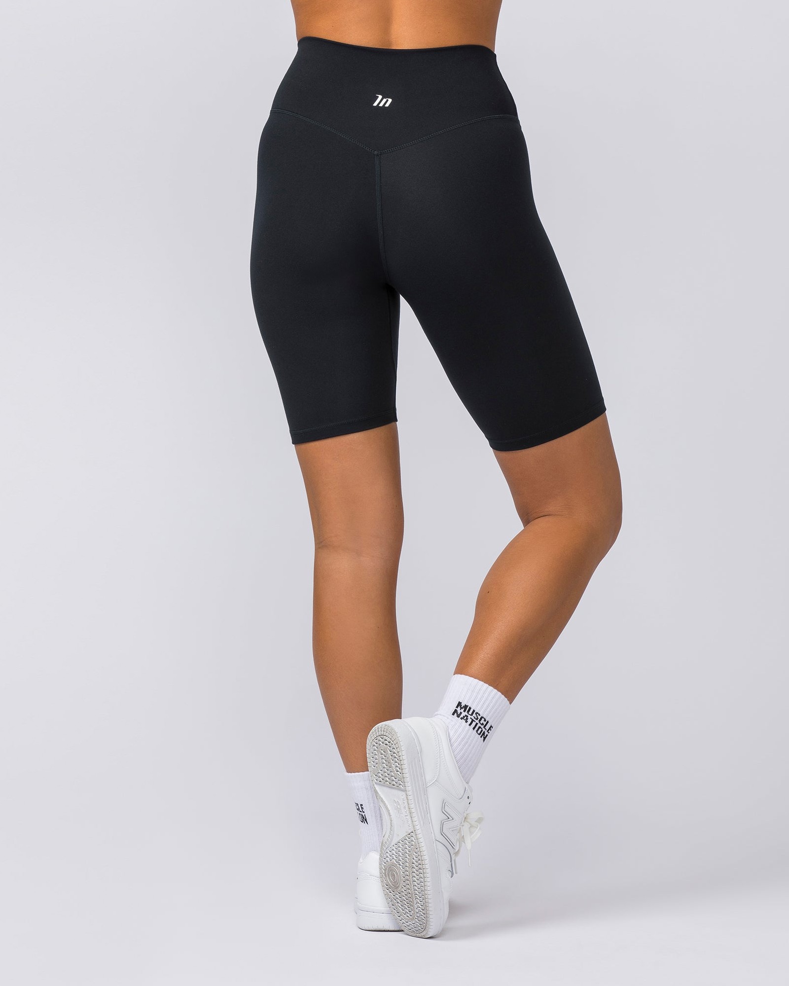 Zero Rise Everyday Referee Length Shorts - Black