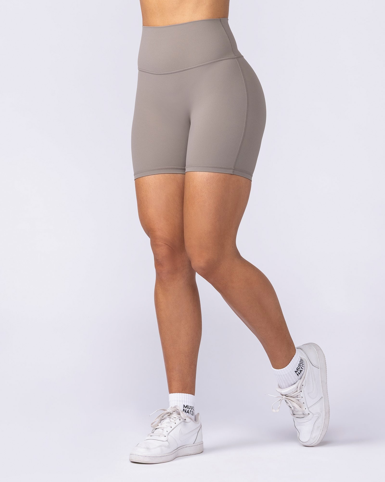 Aura Peachy High Invisible Scrunch Bike Shorts - Oat