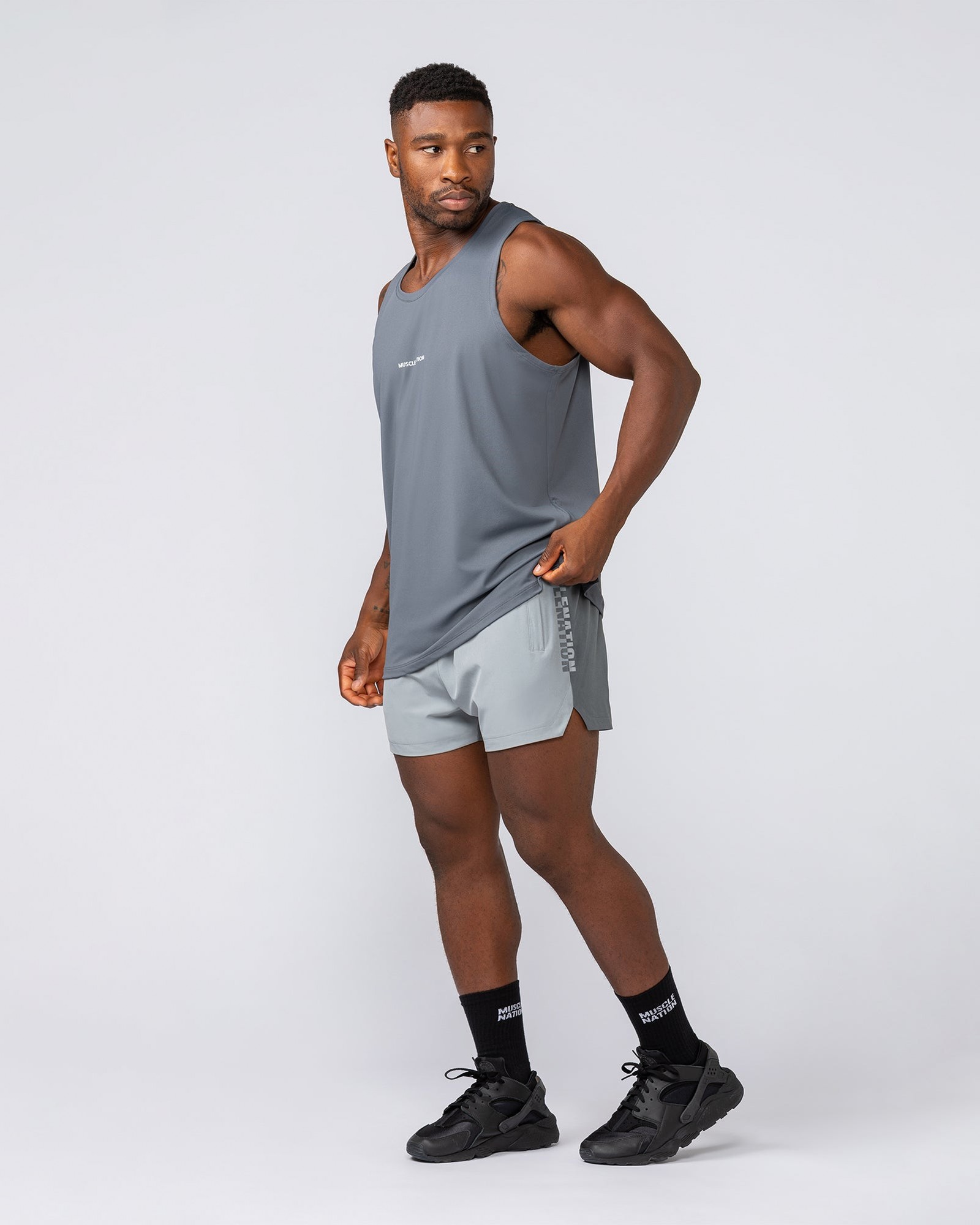 Stride 3.5" Shorts - Jet Grey / Tornado