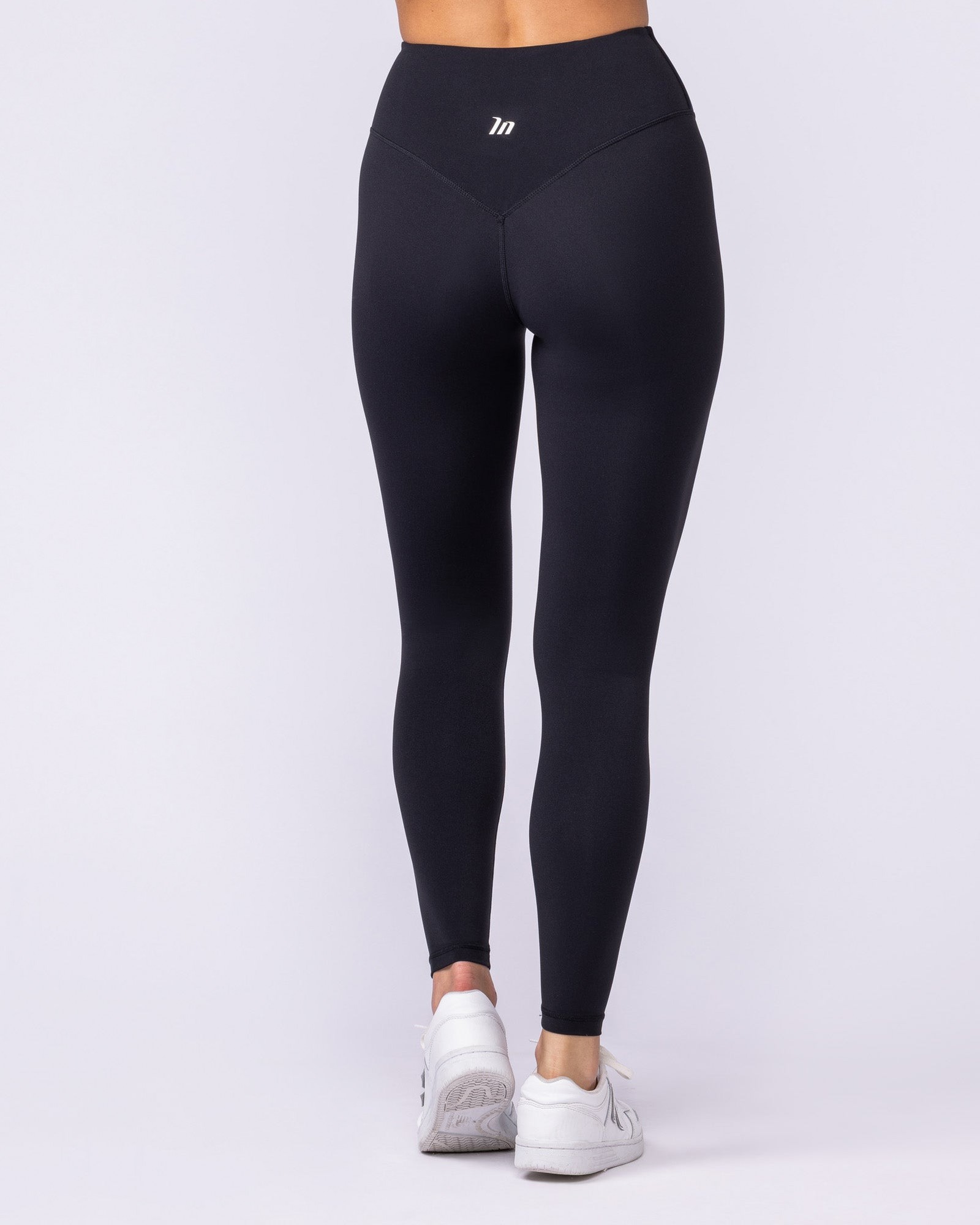 Aura Back Pocket Ankle Length Leggings - Black
