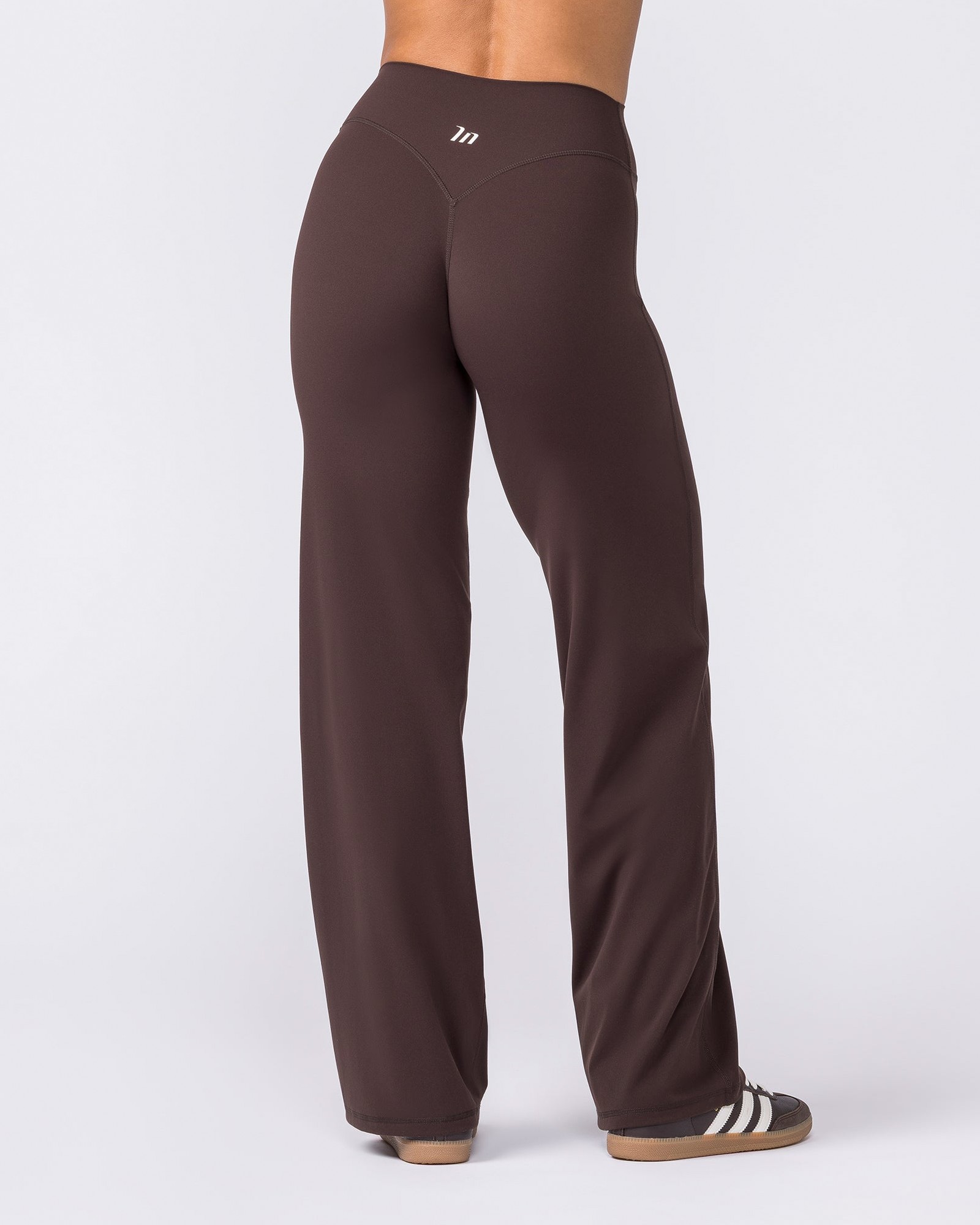 Aura Straight Leg Leggings Short - Cocoa