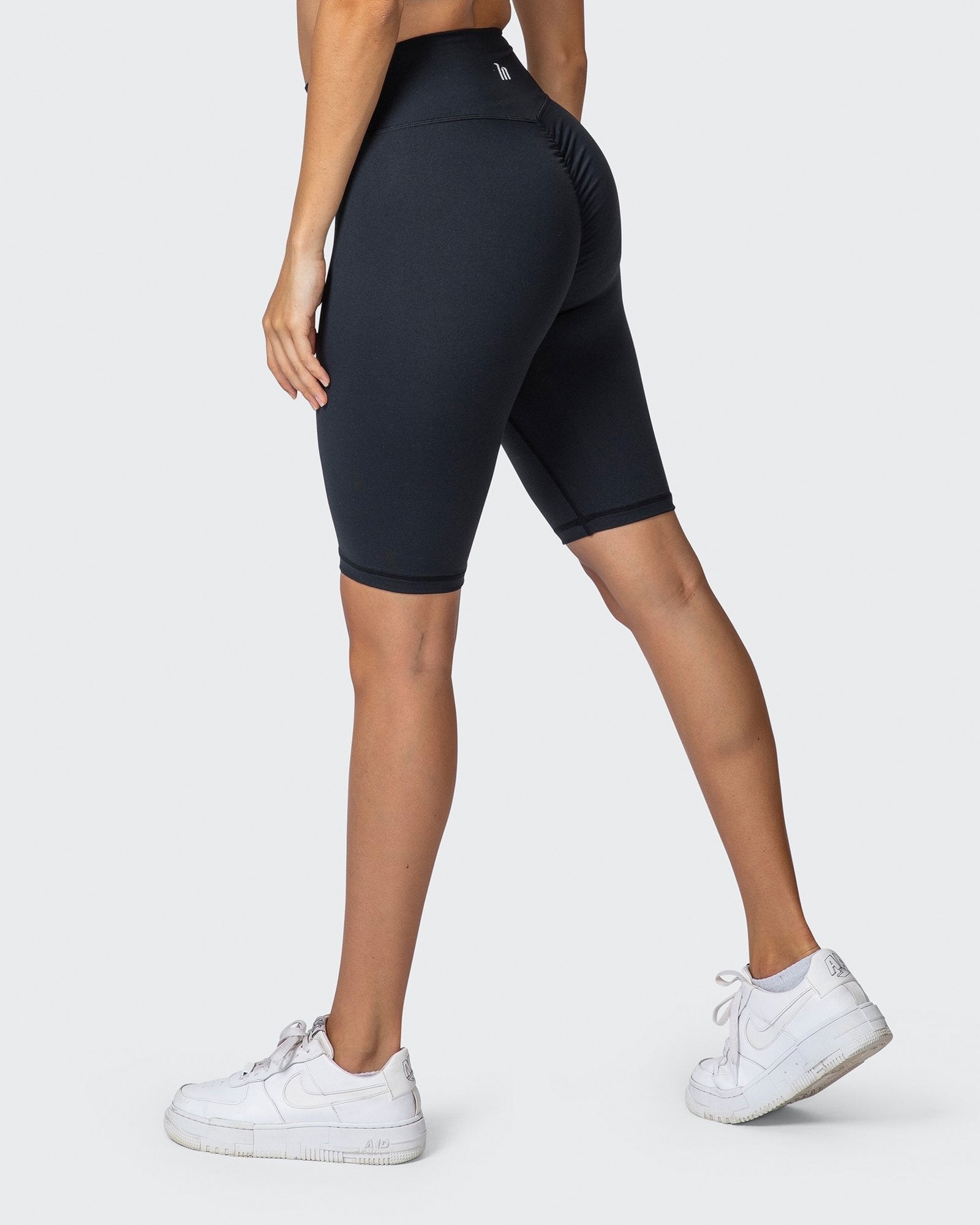 Signature Scrunch Referee Length Shorts - Black