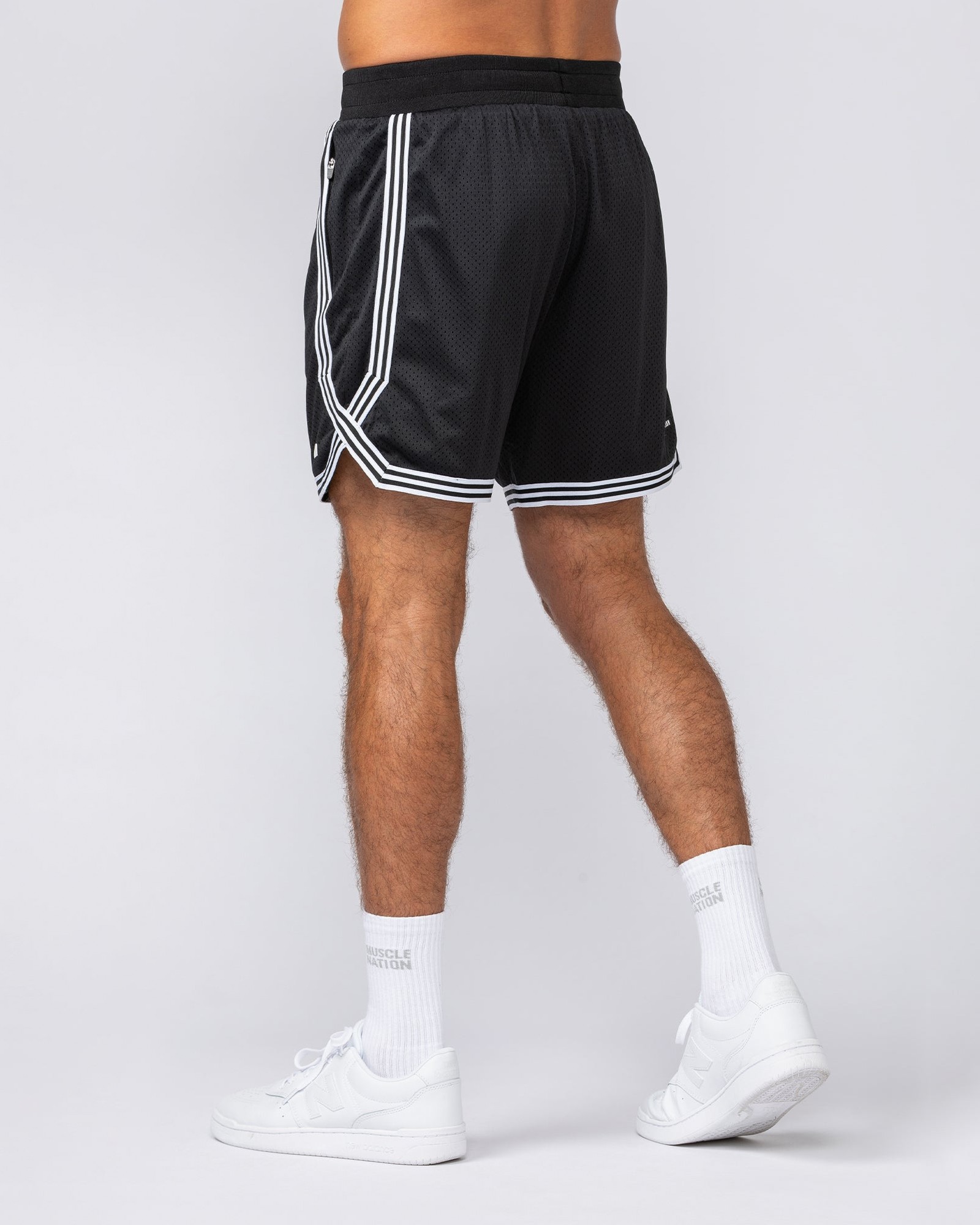 Courtside Basketball 5" Shorts - Black