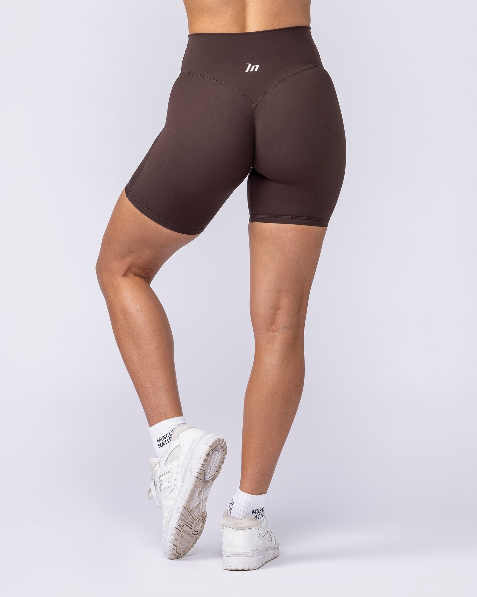 Aura Peachy Invisible Scrunch Bike Shorts - Cocoa