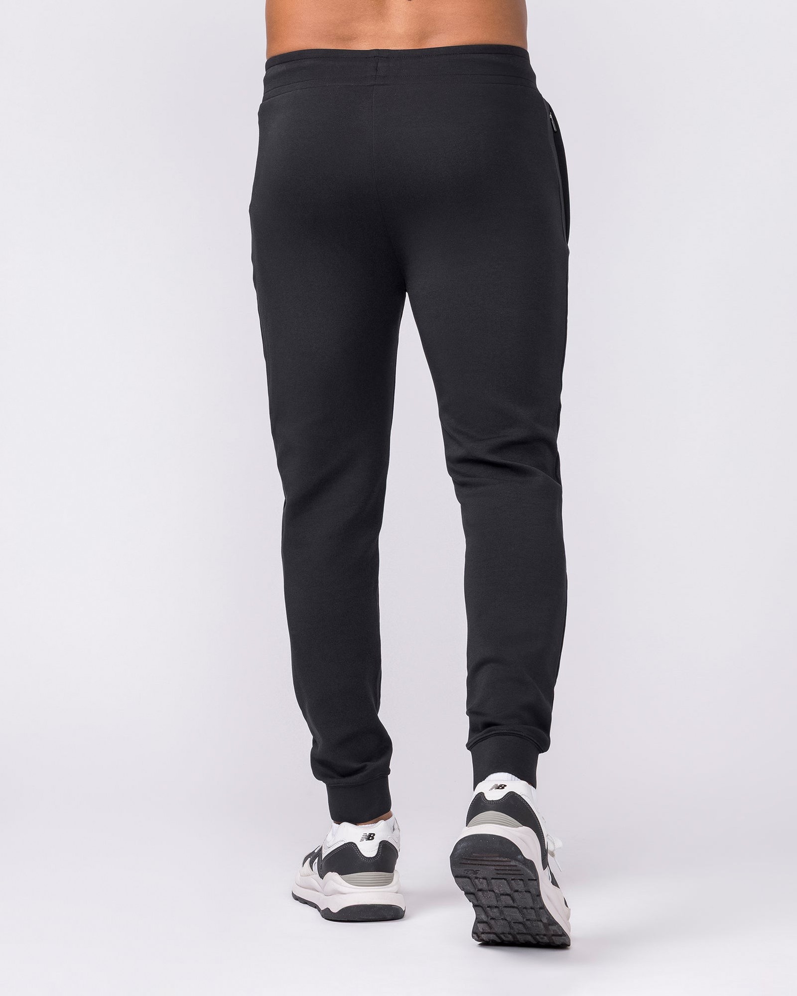 Essential Tech Pants - Black