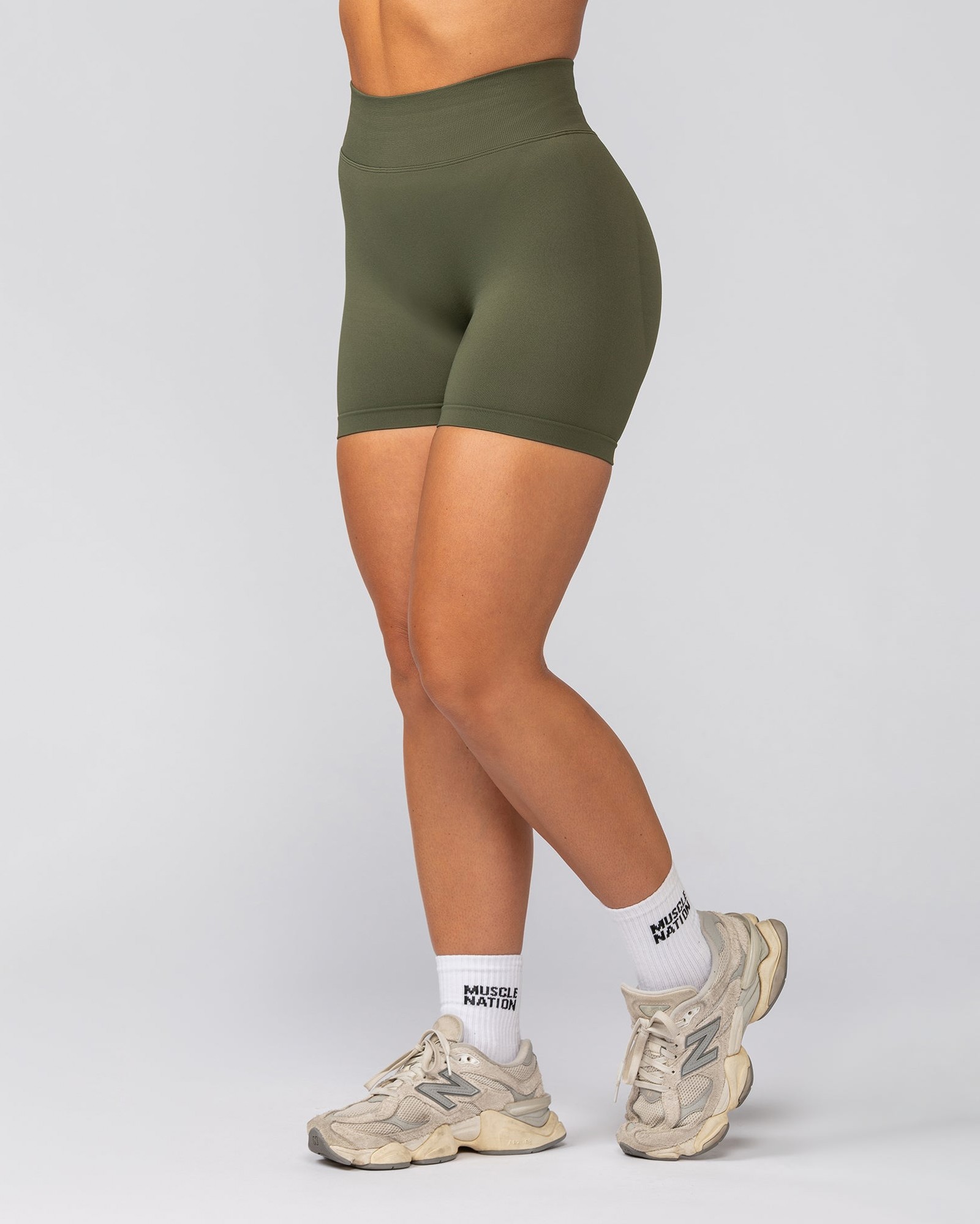 Sculpt Seamless Midway Shorts - Dark Khaki